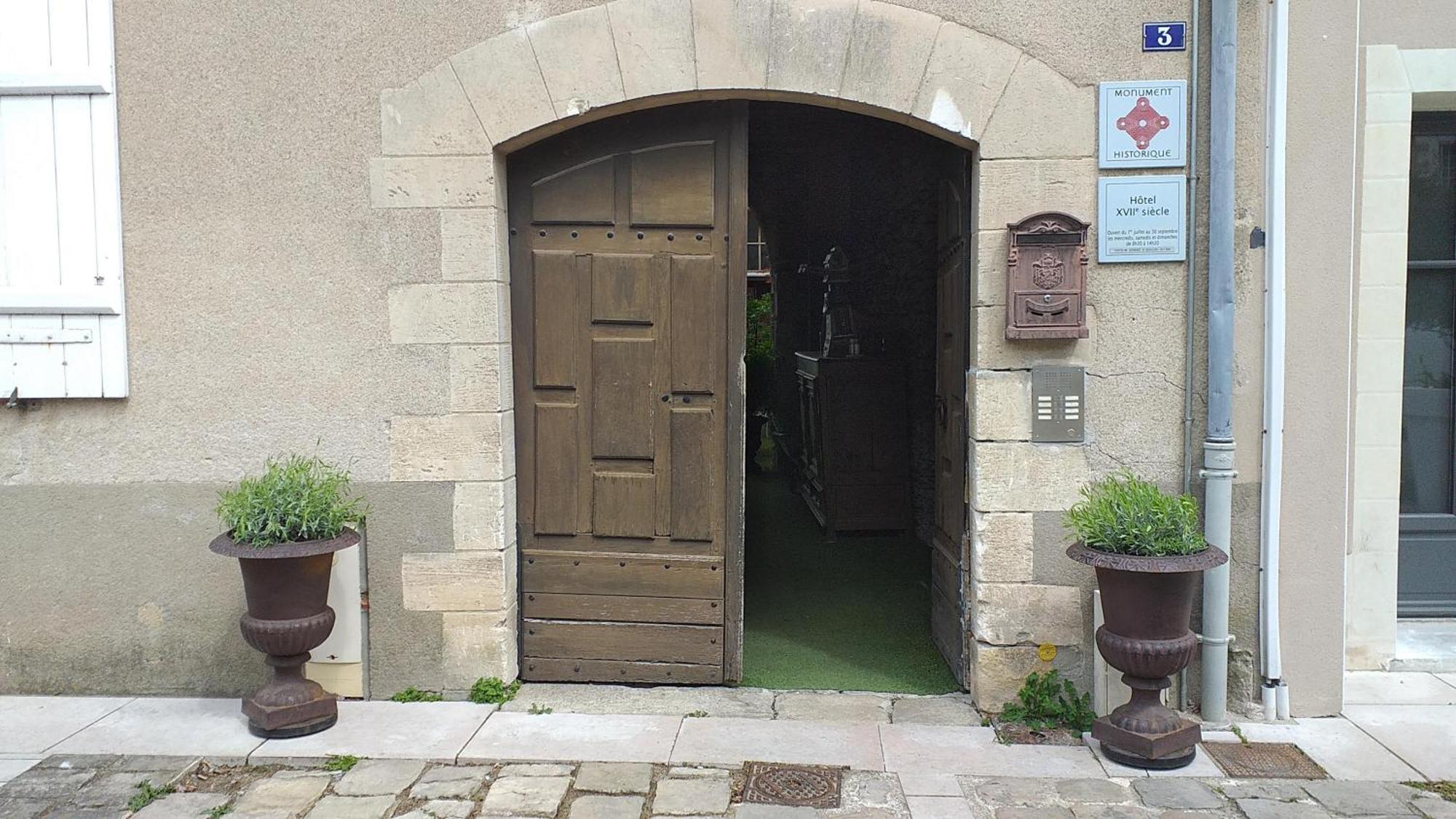 Appart 2 Pieces Et Jardin Hyper Centre Ville Angers Exterior photo